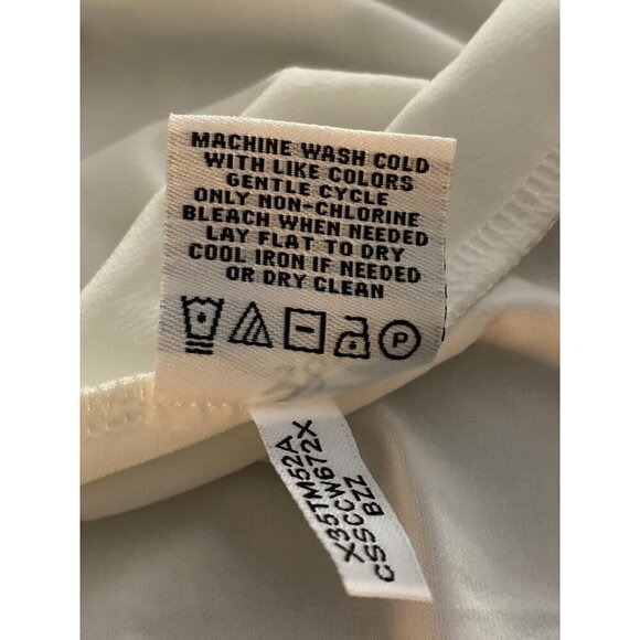 Calvin Klein Short Flutter Sleeve Top, NWT $64 V-Neckline Women's Size 2X - Picture 9 of 9